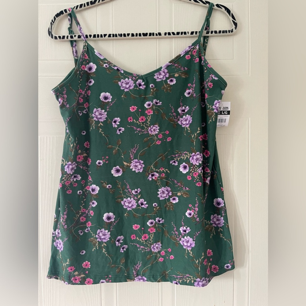 3/10$ NWT Giant Tiger Green Floral Tank Top Size Large